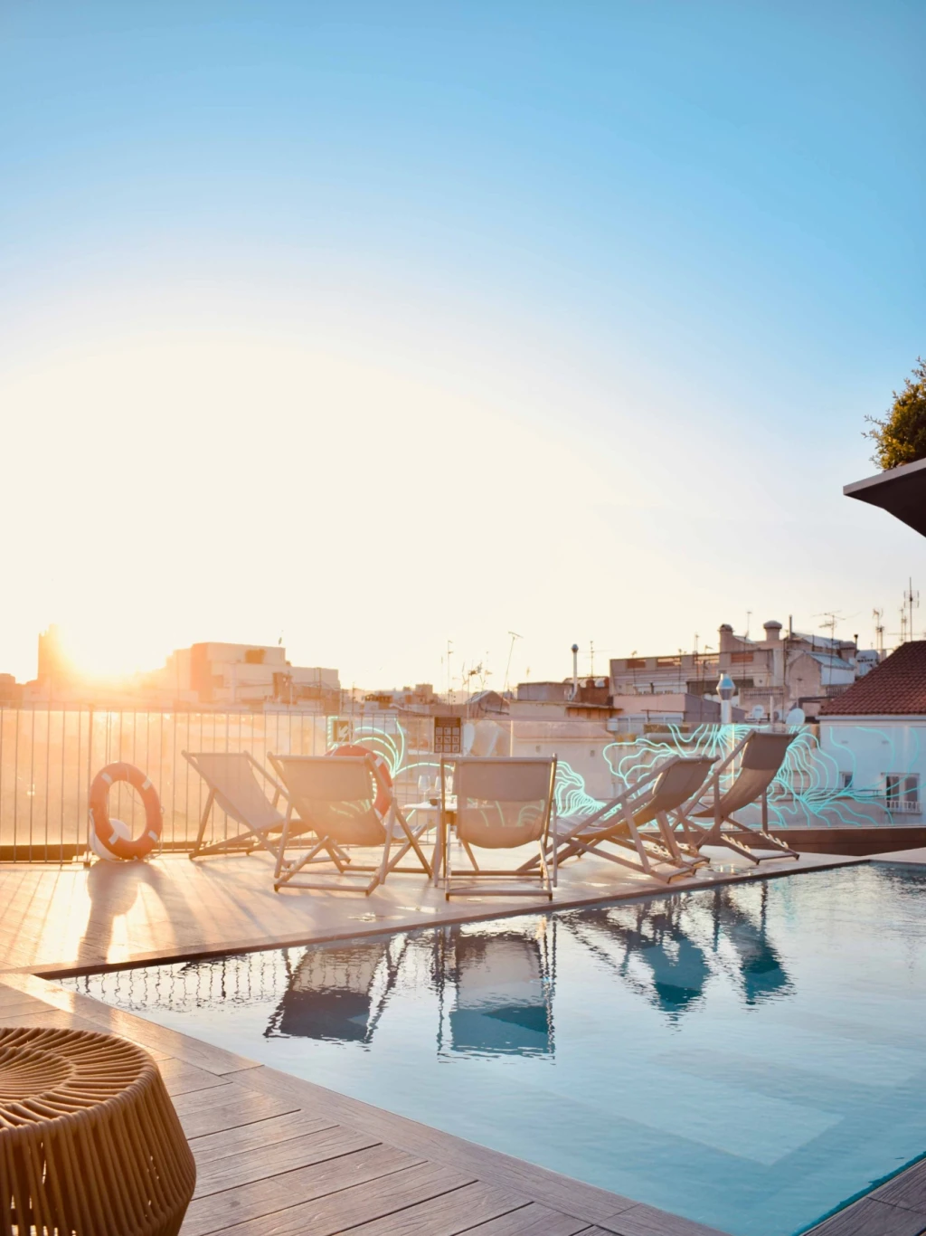 Solarium & Pool | Hotel REC Barcelona Solarium & Pool | Hotel REC Barcelona